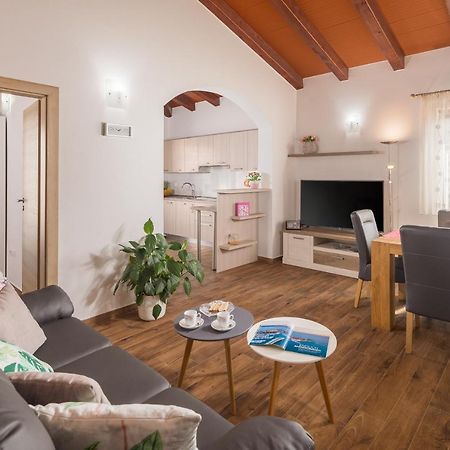 Villa Gracia Sveti Lovreč Pazenatički 외부 사진
