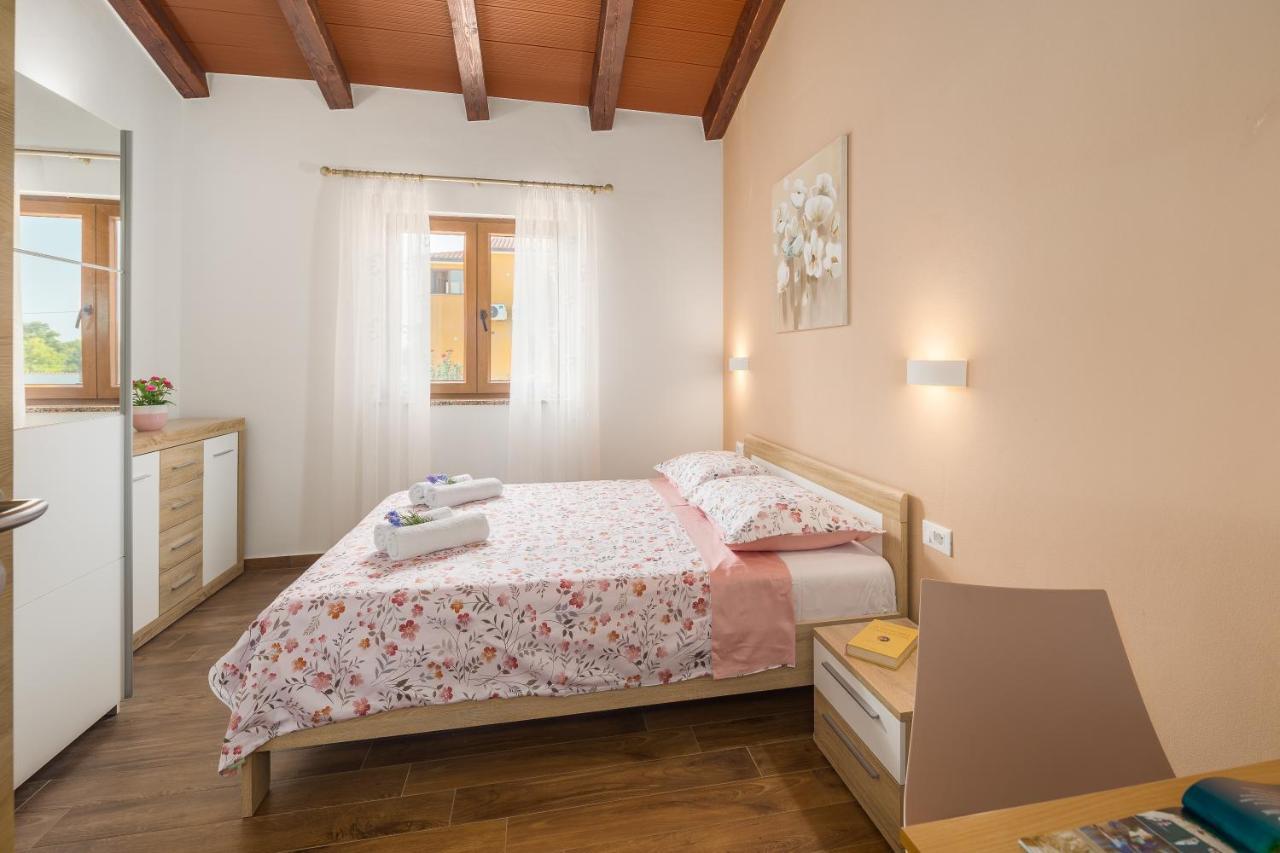 Villa Gracia Sveti Lovreč Pazenatički 외부 사진